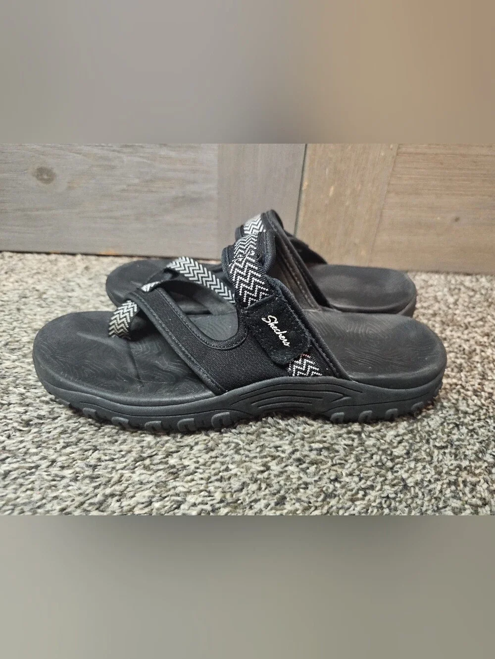 Skechers Women's Reggae Slide Sandals sz 9